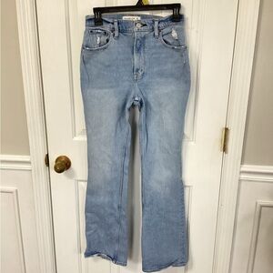 Abercrombie Jeans Size 0 Blue Light Wash High Rise 70’s Vintage Flare Jeans